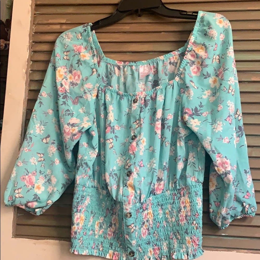 Women’s no boundaries blouse
